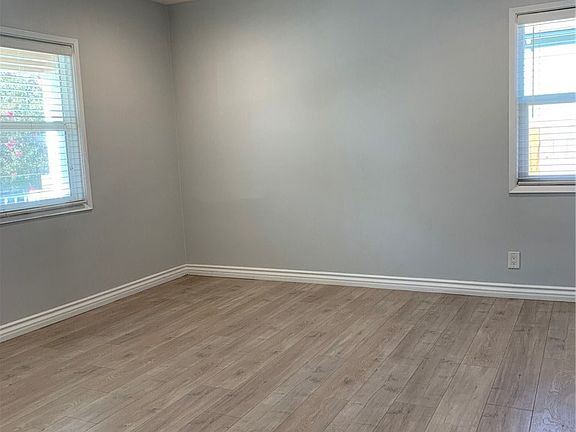 4th image of 6034 Carpenter Ave