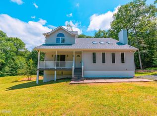 112 Spruce Run Dr, Dingmans Ferry, PA 18328