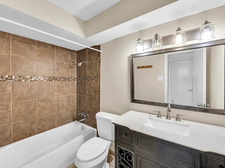 3024 Tudor Ln #102 — Photo 11