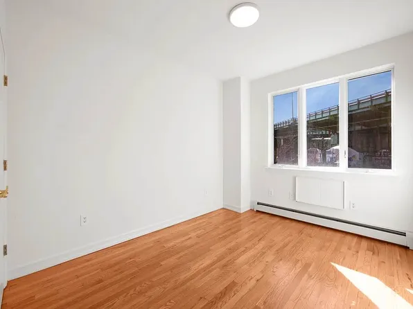 562 Court Street image 7 of 15