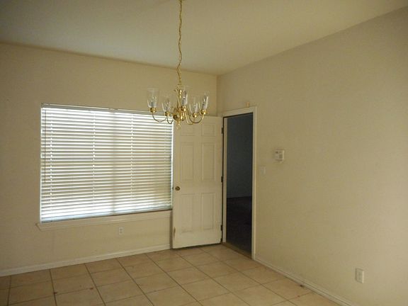 2nd image of 3305 Los Indios Pkwy