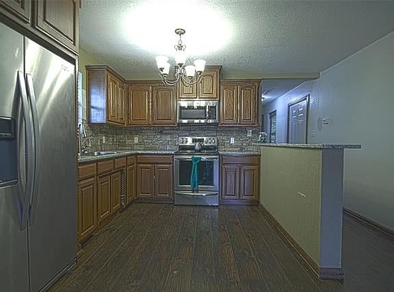4th image of 400 W Trammell Ave