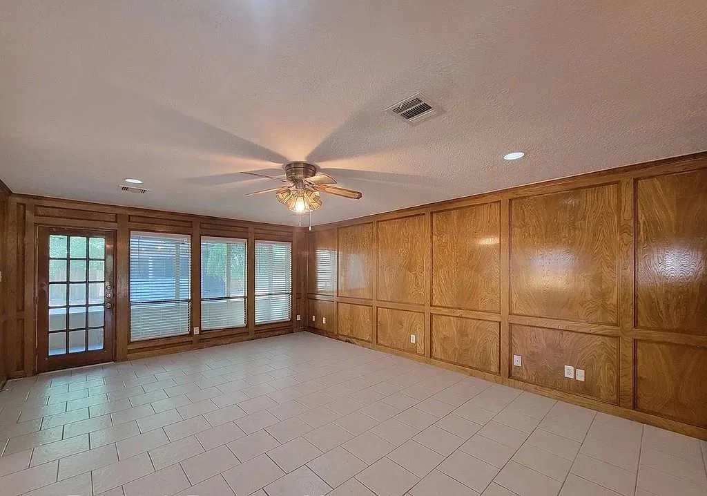 4 bed, 3.5 bath, 2602 sqft, $1,995 — Photo 3