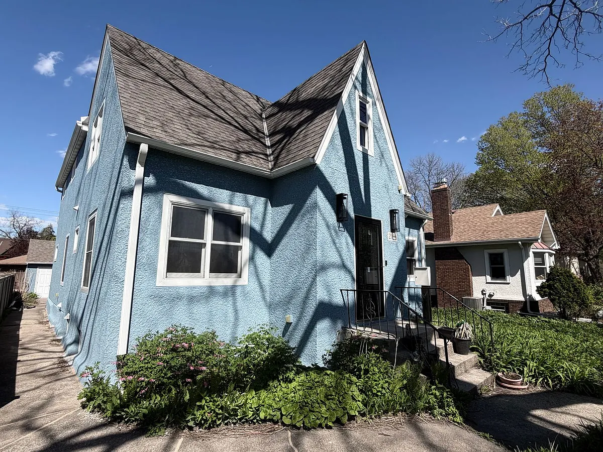 Building Photo - 2109 Saint Anthony Pkwy