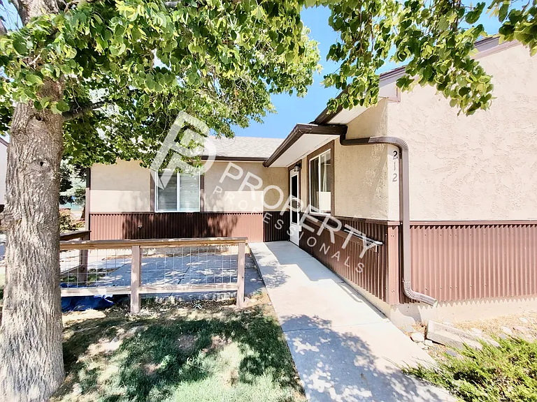 500 N Parachute Ave — Photo 9