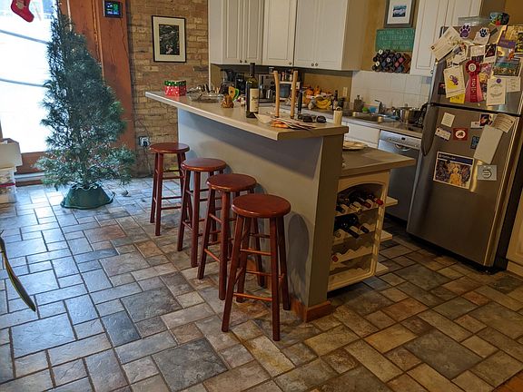 3rd image of 212 11th Ave S APT 3