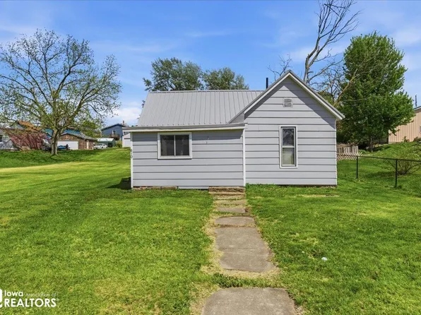 610 Center St, Grinnell, IA 50112