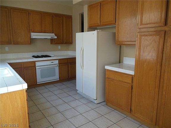 5th image of 8056 Bonaventure Dr