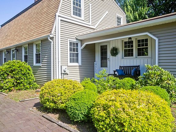 4th image of 148 Clover Hill Dr