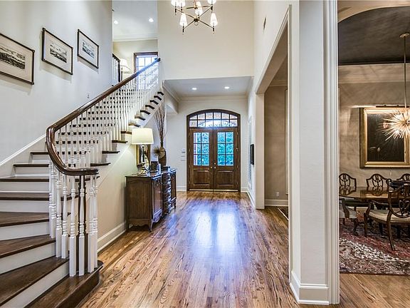 3rd image of 4564 Biltmoore Dr