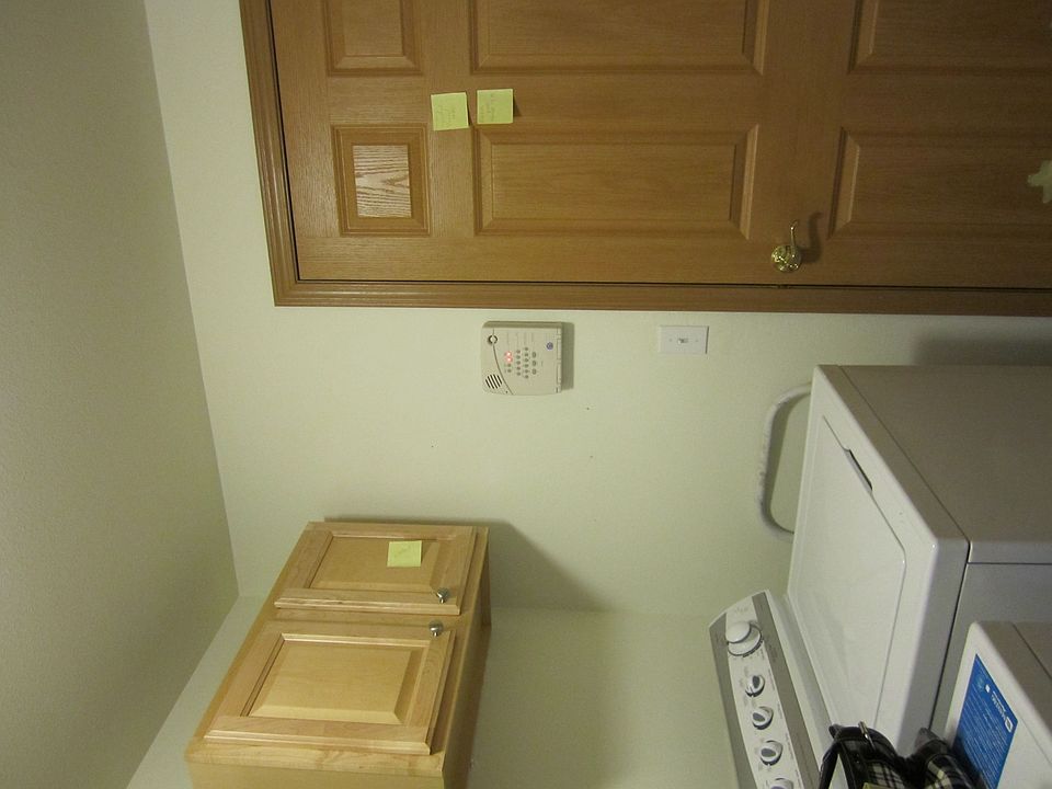 2nd image of 818 Gina Ct SE