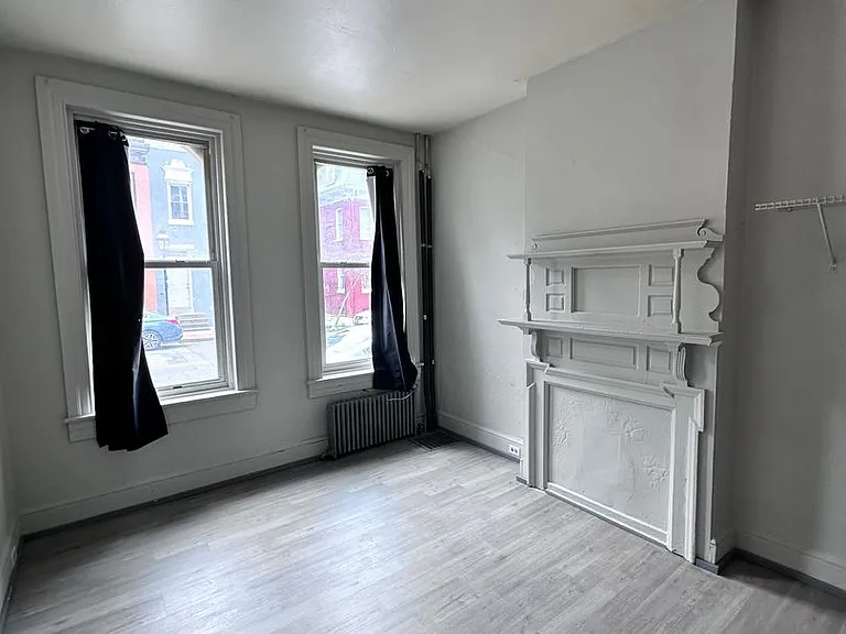 221 S Pine Street — Photo 8