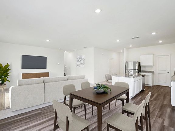 Splendor The Splendor Dining Area and Kitchen