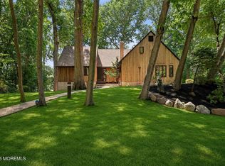 5 Coventry Sq, Holmdel, NJ 07733