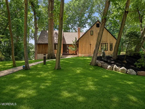 5 Coventry Square, Holmdel, NJ 07733