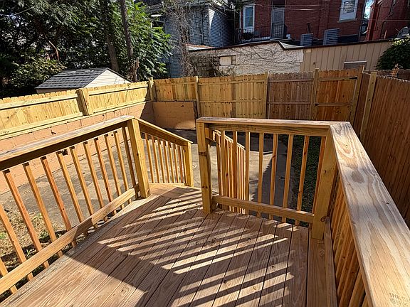 4th image of 630 Trenton Pl