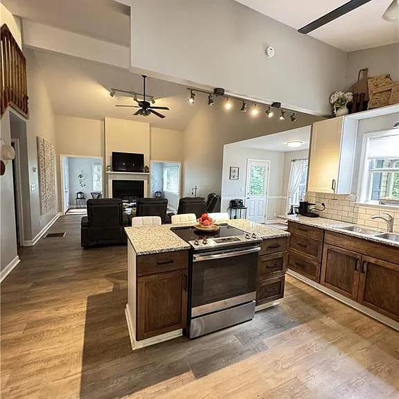 3492 Point View Cir — Photo 15