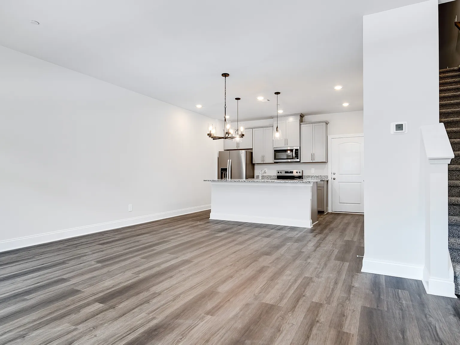 204 Douglas Bend Rd — Photo 4