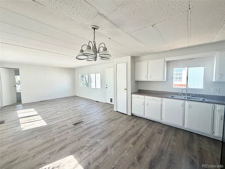 675 Kiowa Ave #4 — Photo 2