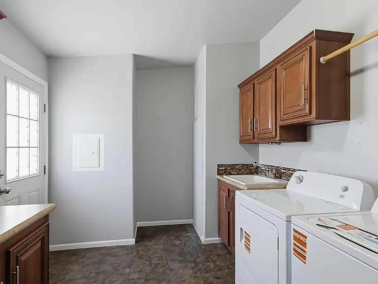 6253 Mount Rainier Ave — Photo 16