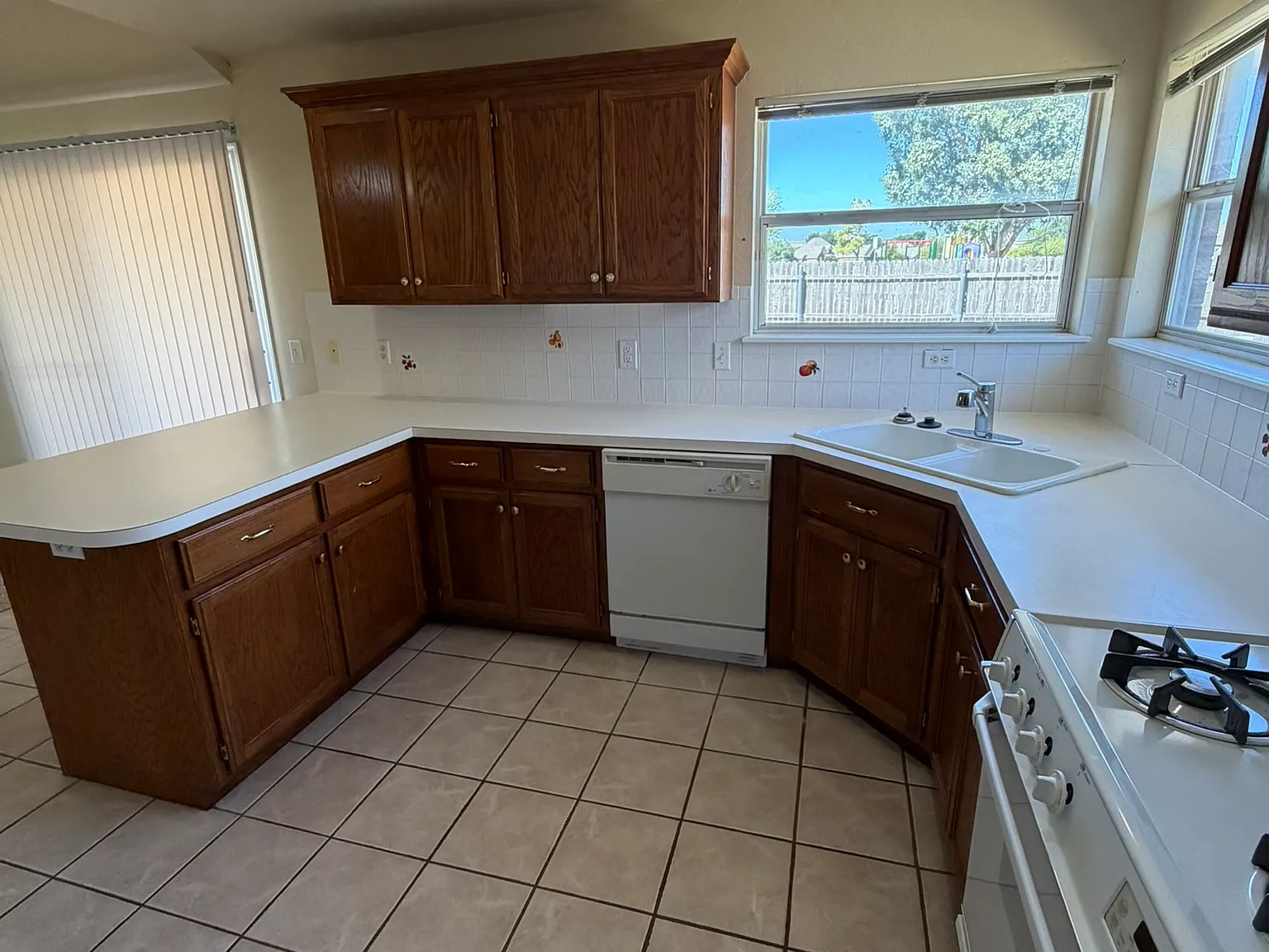 3 bed, 1625 sqft, $1,800 — Photo 1