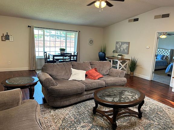 2nd image of 2893 Helm Ave