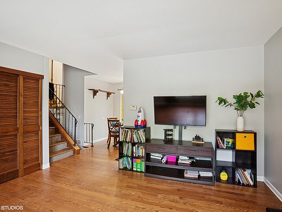 4th image of 525 Andrew Ln