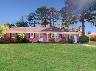 704 Lord Nelson Dr, Virginia Beach, VA 23464