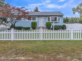 21 Colgate Dr, South Toms River, NJ