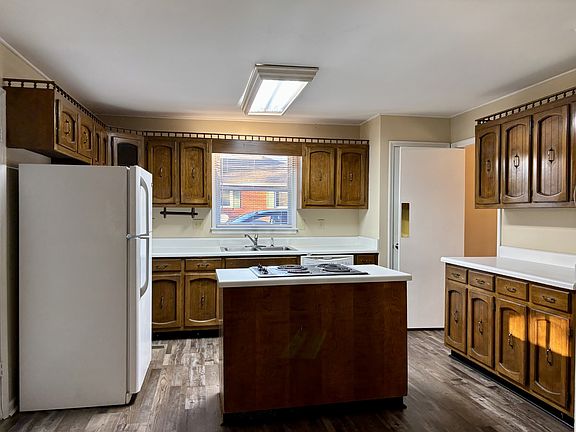 5th image of 218 Greenfield Ave
