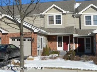 10 Oak Leaf Ln, East Stroudsburg, PA 18301