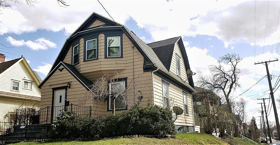 1st image of 824 14th St NW
