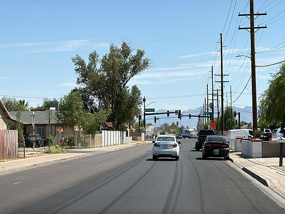5th image of 2940 N 71st Ave