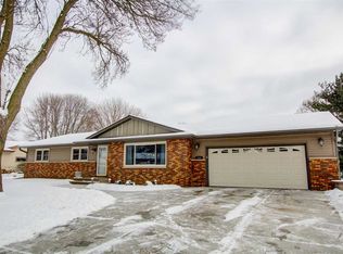 206 Simon Trl, Waunakee, WI 53597