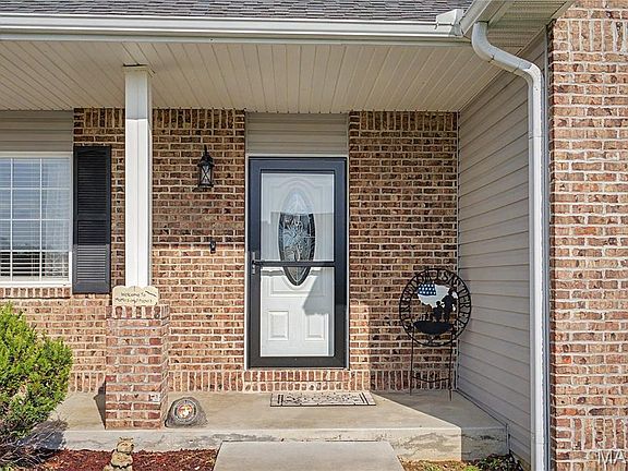 4th image of 233 Oak Meadow Dr