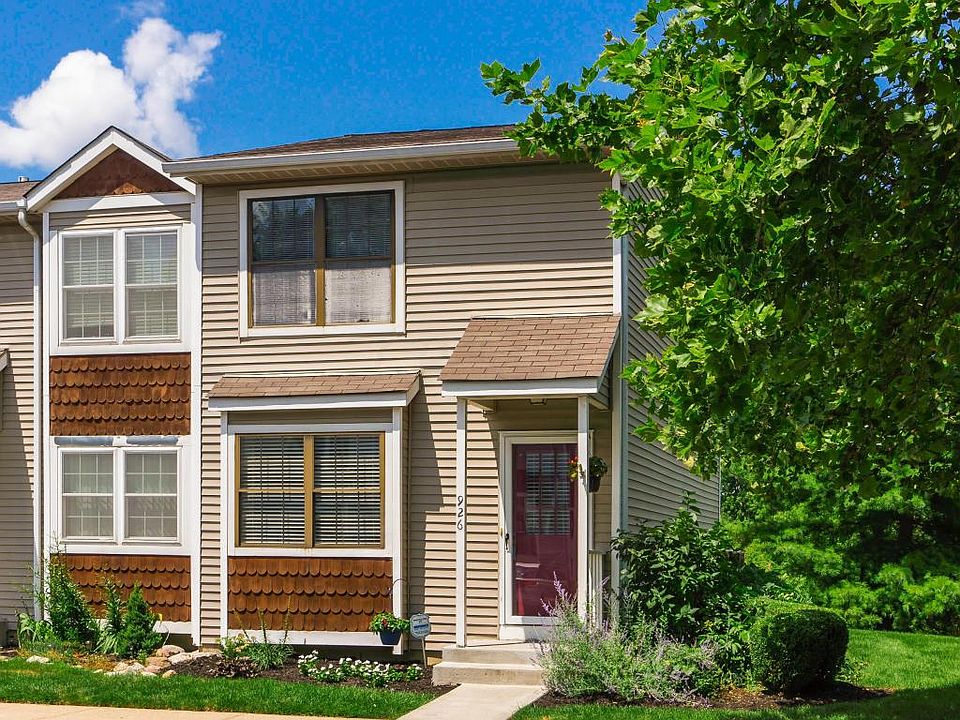 1st image of 926 Charnwood Ln