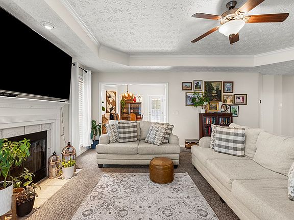 2nd image of 74 Lincolnshire Ln