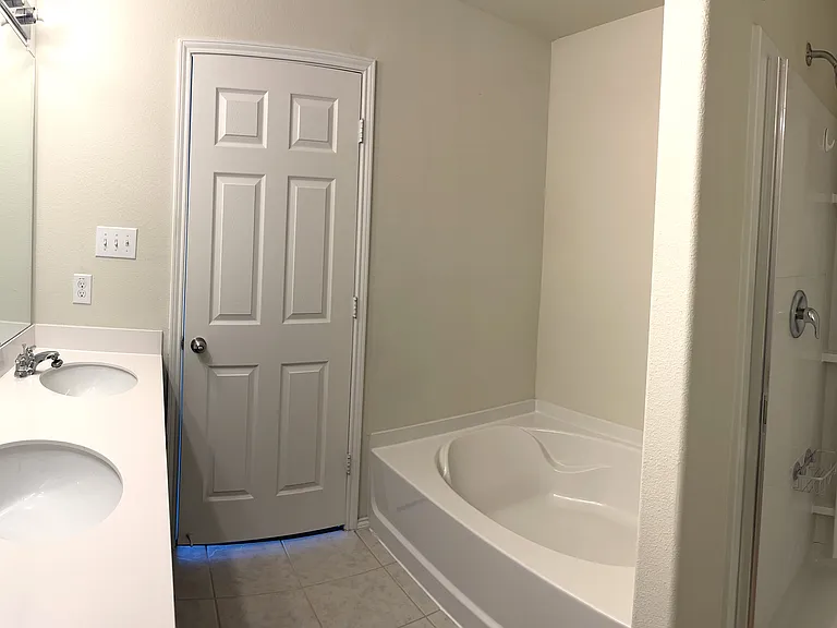 135 Feverbush Dr — Photo 7