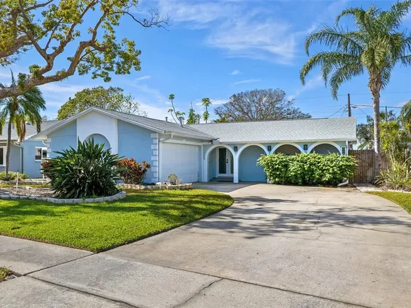 5630 Venetian Blvd NE, Saint Petersburg, FL 33703