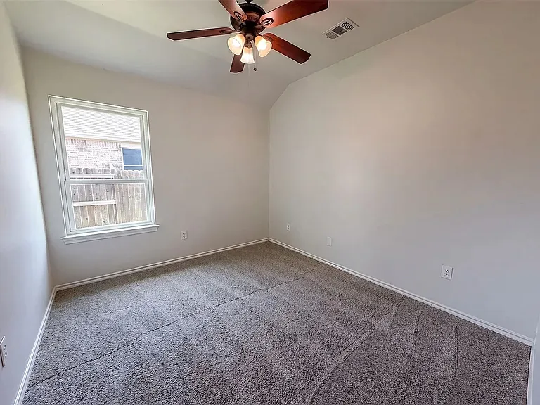 325 Cascade Dr — Photo 16