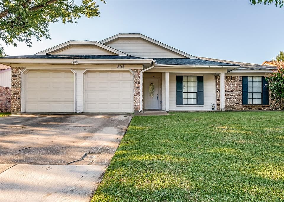 1st image of 202 Kalmia Dr