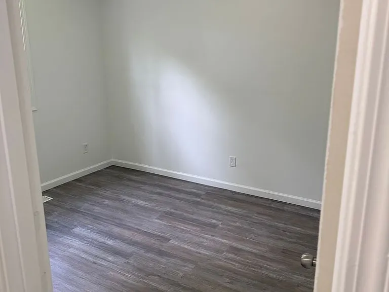1052 N John St — Photo 7