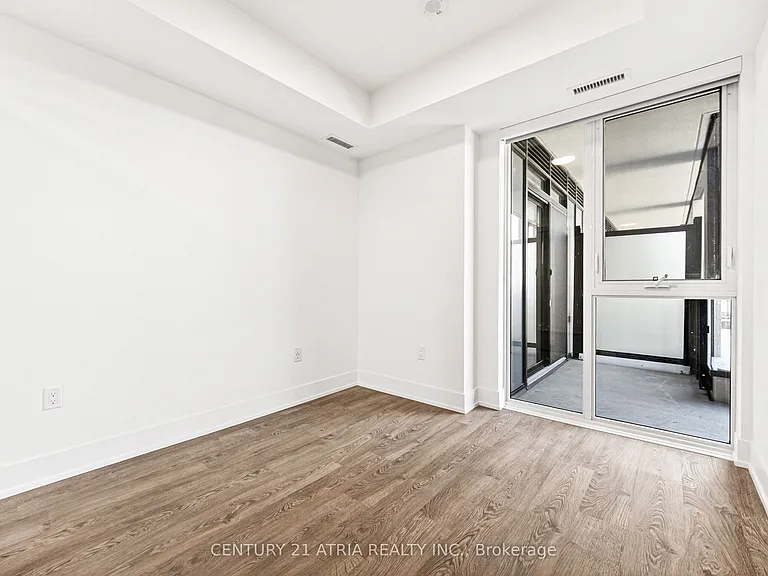 858 Dupont St #532 — Photo 14