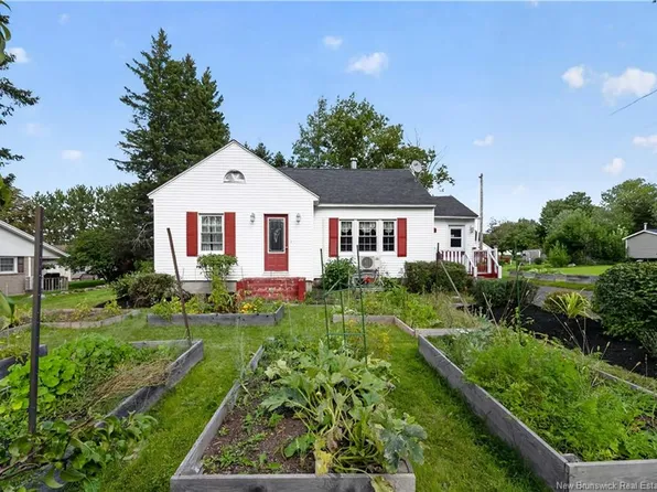 6 Spring St, Petitcodiac, NB E4Z 4W5