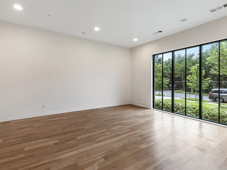 3526 Asbury St — Photo 5