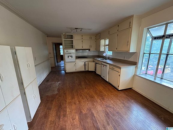 2nd image of 1031 Alford Ave