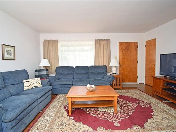 4th image of 1165 Altadena Ave