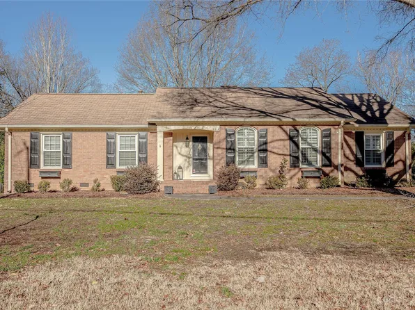 6914 Yorktowne Dr, Charlotte, NC 28226