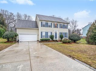 12445 Woodbend Dr, Matthews, NC 28105