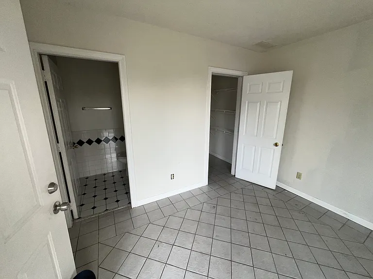 242 Harrison Brookville Rd #D — Photo 6